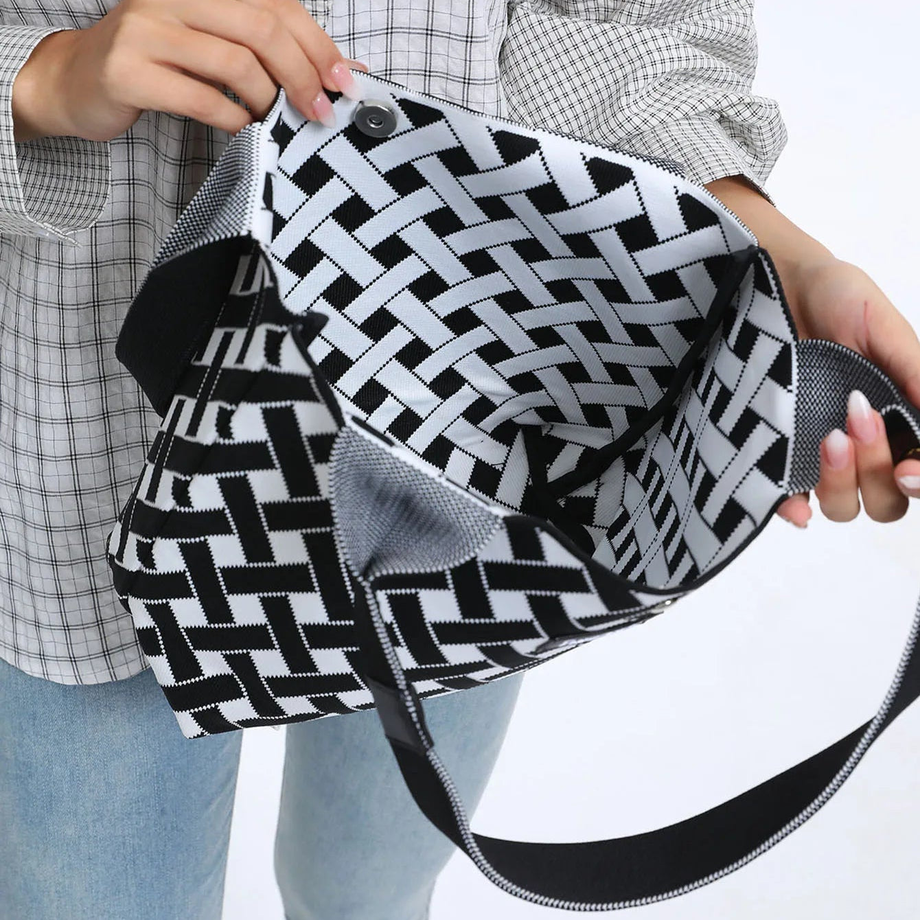 Ladies' classic tote bag, casual black and white handbag