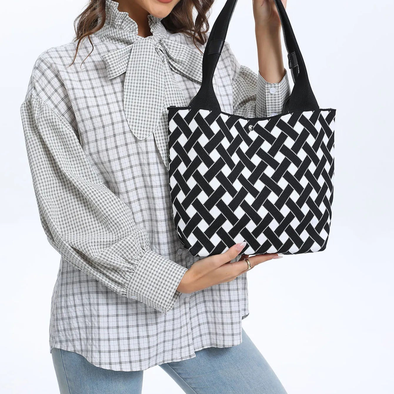 Ladies' classic tote bag, casual black and white handbag