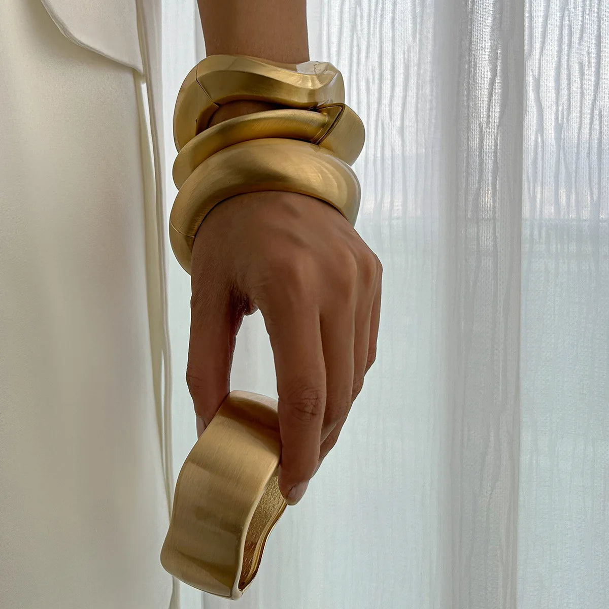 KMVEXO Bracelet Chunky Heavy Wide Metal Water Drop Bangles for Women Gold Color Open Cuff Thick Irregular Wave Bangle Bracelet Jewelry