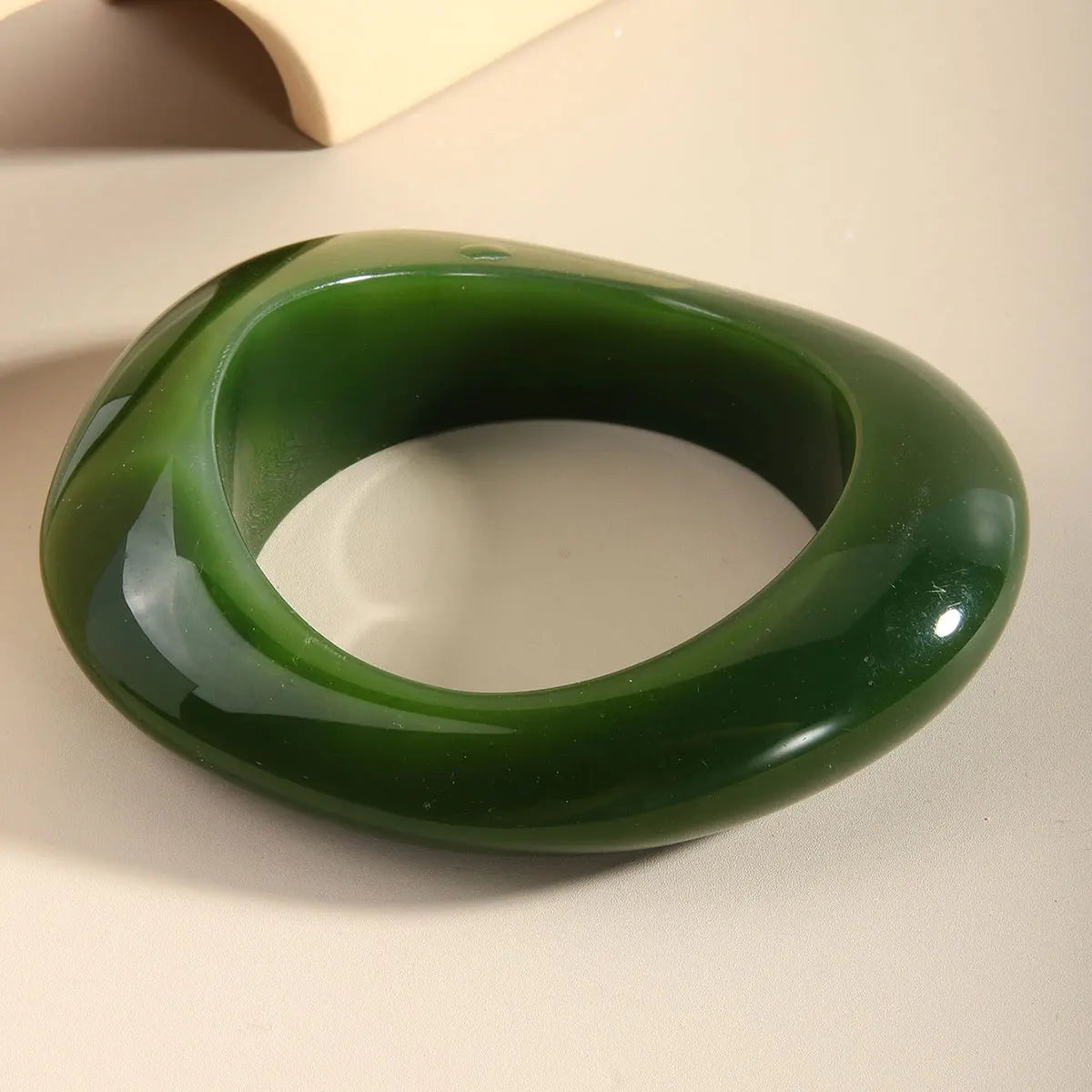 KMVEXO Irregular Resin Wide Cuff Bracelets Bangles for Women Vintage Geometric Red Green Designer Bracelet