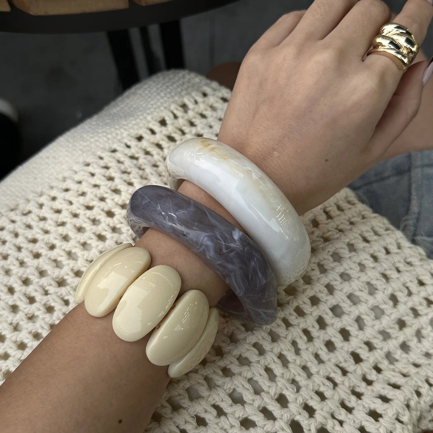 Boho Beige Irregular Acrylic Resin Chunky Bangles for Women on Hand Goth Geometric Metal Charm Bracelets Couple Jewelry Gift