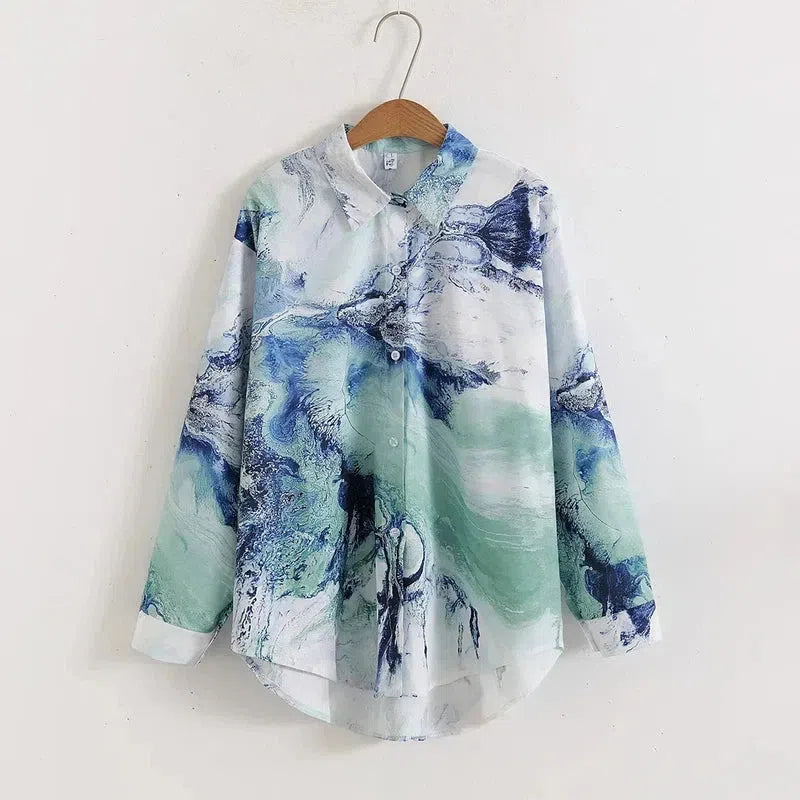 Blouse with abstract print, turn-down collar, long sleeves, casual streetwear style for women, suitable for summer and autumn.